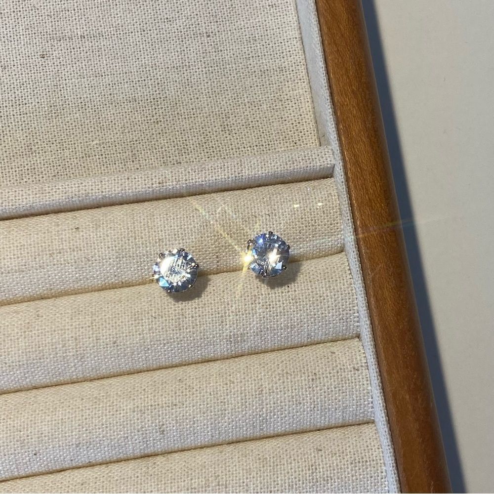 4/$15β2ct Six Prong Setting Diamond-like Cubic Zirconium CZ Gold Earrings Studs - Picture 3 of 7
